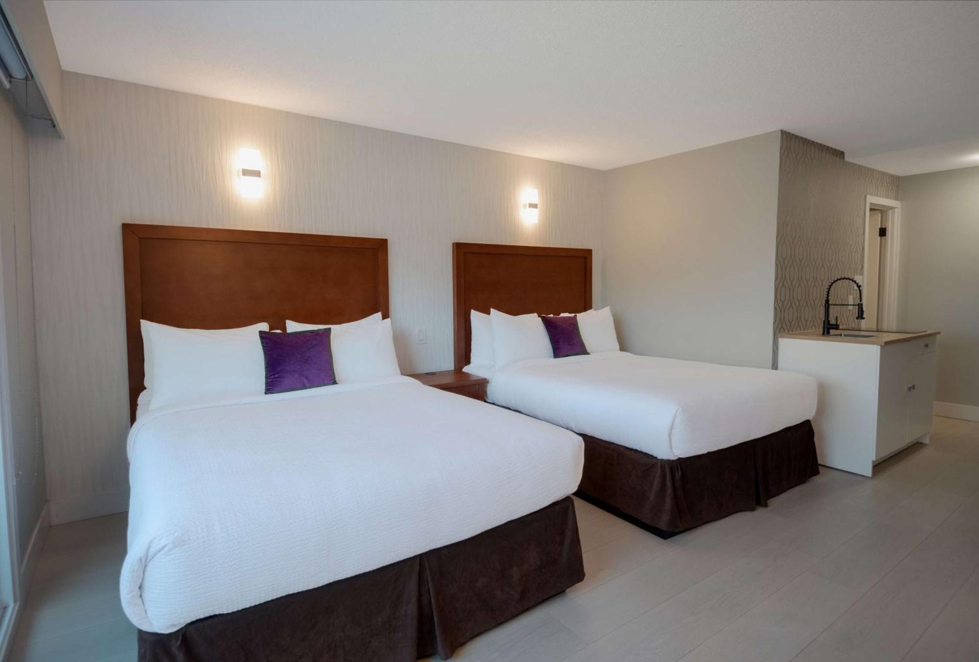 Coast Metro Vancouver Hotel Burnaby Extérieur photo