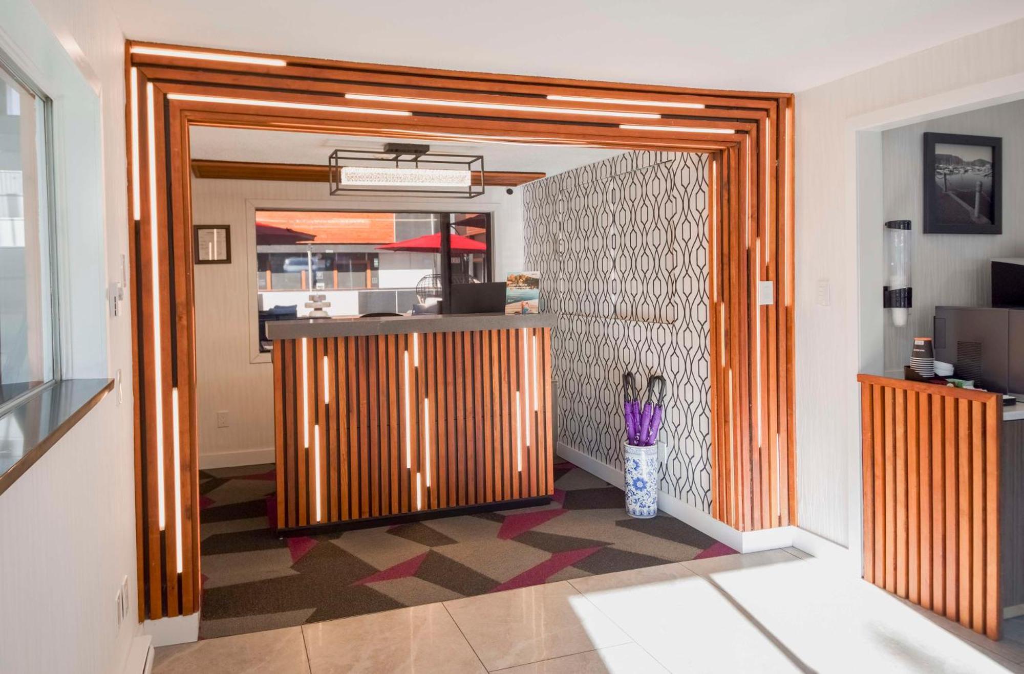Coast Metro Vancouver Hotel Burnaby Extérieur photo