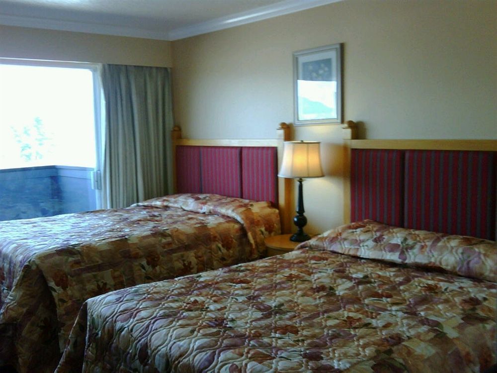 Coast Metro Vancouver Hotel Burnaby Extérieur photo