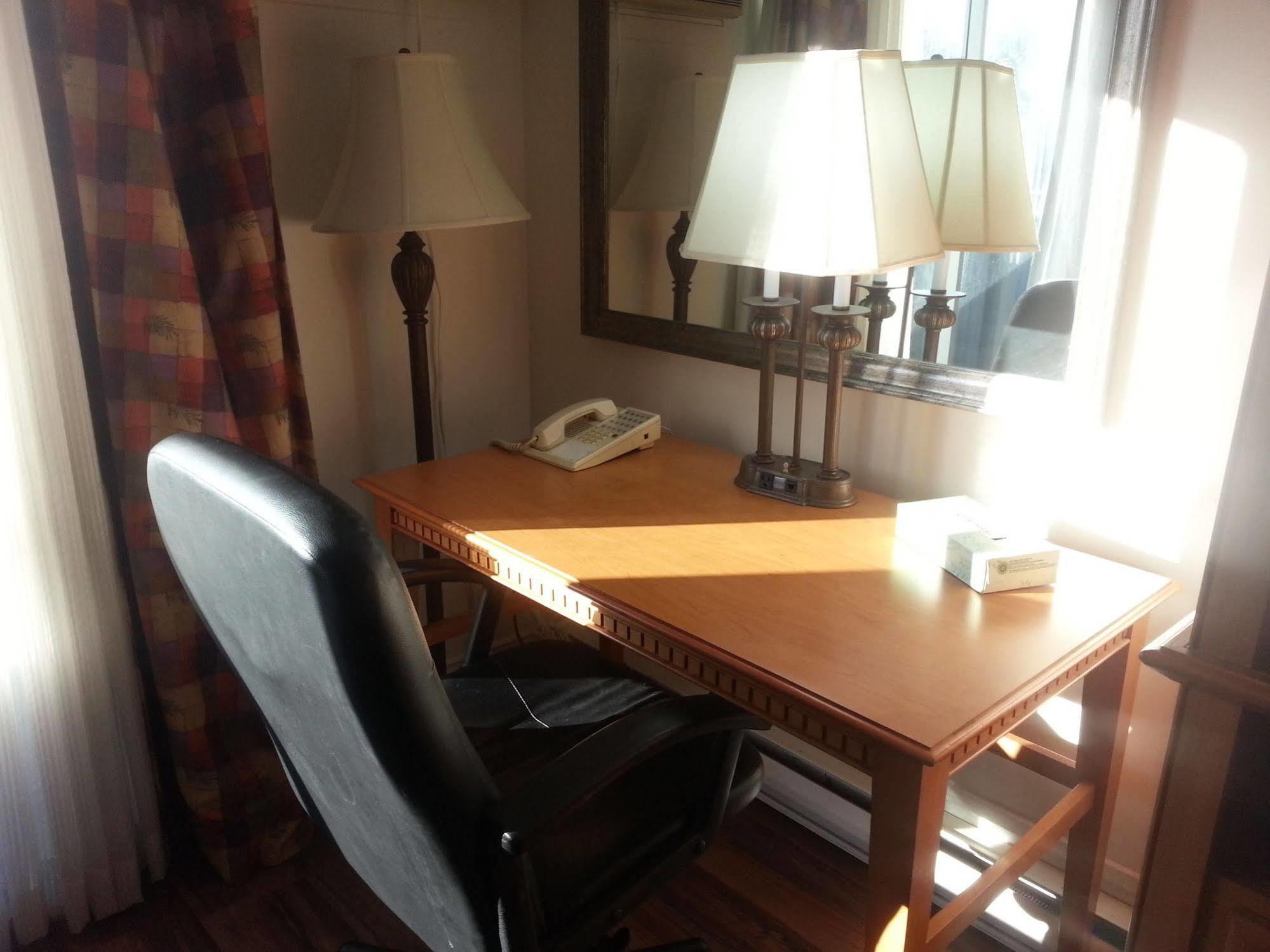 Coast Metro Vancouver Hotel Burnaby Extérieur photo